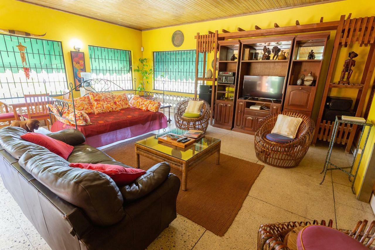 2 Bedroom On Private Estate Kingston Bagian luar foto